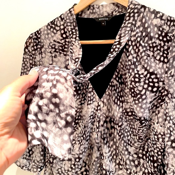 RW&CO Knee Length Layered Spotted Dress. - Picture 4 of 8